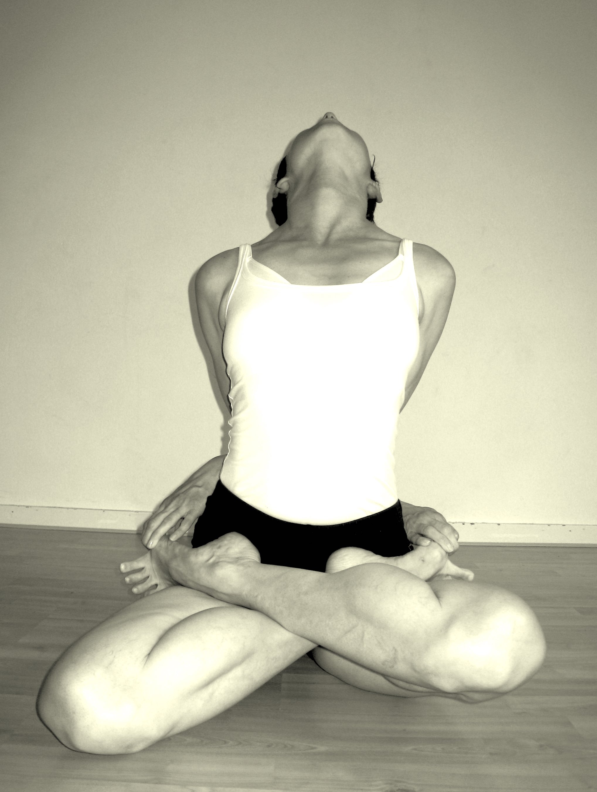 LOTUS POSE Free Hips For Safe Kne